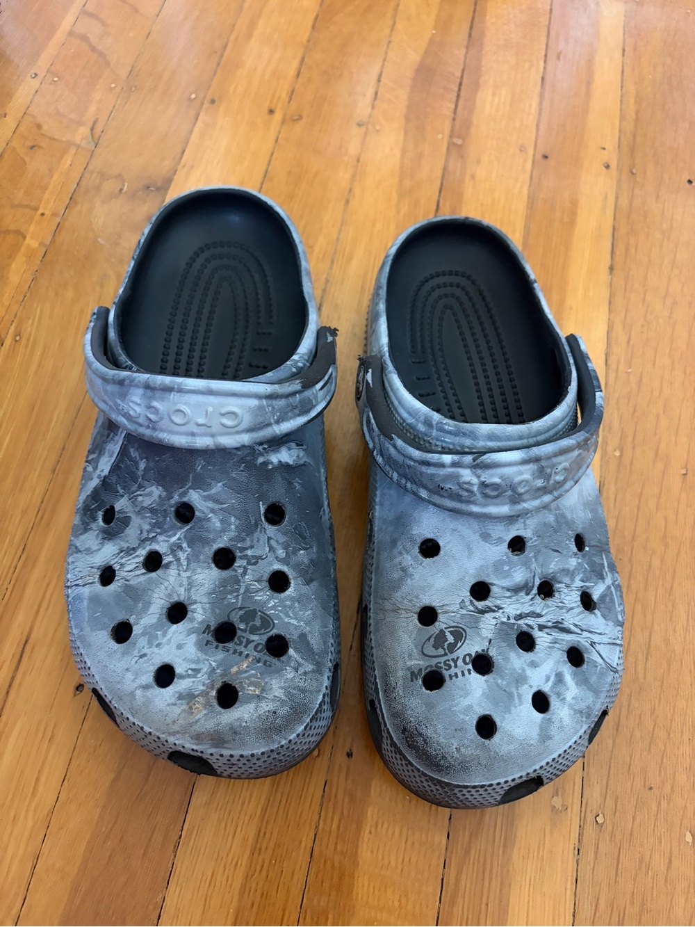 Crocs camouflage Mossy Oak slides clogs water shoes grey 7 9 unisex hunting camp